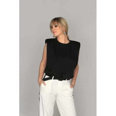 Tricou negru cu croi trapez şi perniţe la umeri