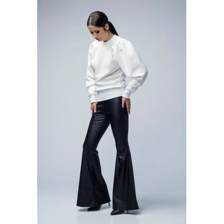 Pantaloni din piele ecologică evazaţi